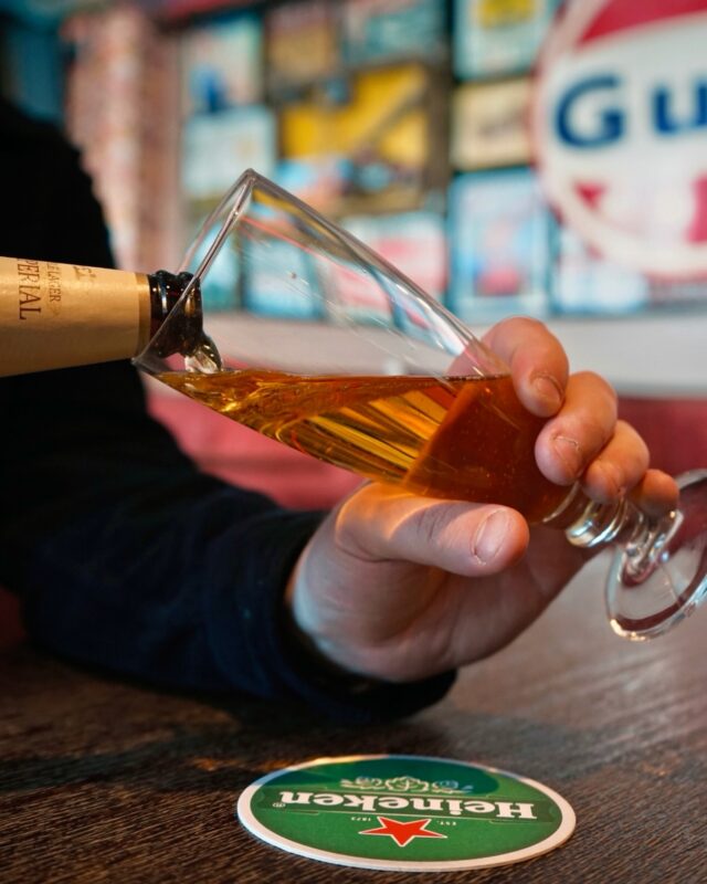 🍺 ”Hyvät kulkuyhteydet tekevät malmilaisten olohuoneesta loistavan illanviettovaihtoehdon, vaikka tulisit vähän pidemmältäkin!”

☀️ ”Kesällä asiakkaat voivat nauttia rennosta meiningistä myös katetulla terassillamme.”

#konja #malmi #ravintolakonja